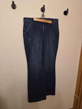 Duluth Trading Co 16 x33 Women's Asset Management High Rise Trouser Jeans